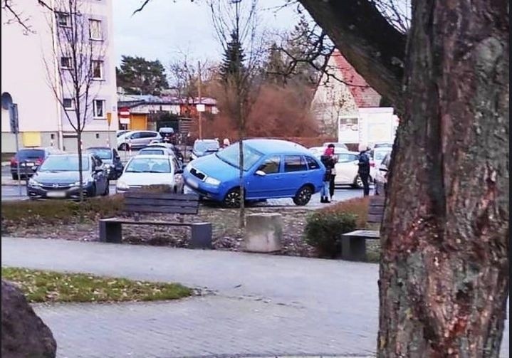 Policjanci w szoku! Pomyliła pedał hamulca z gazem. ZDJĘCIA