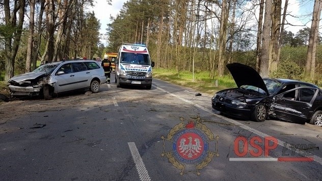 Łyse - Kolno: wypadek, dwie osoby w szpitalu [ZDJĘCIA]