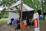 PolAndRock 2019. Od połowy maja na festiwalowej łące stoją pierwsze namioty. Mieszkają tu cztery osoby. Mówią, że zostają do festiwalu