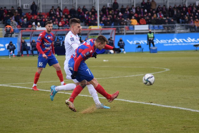 Raków zasłużenie wygrał z Wisłą 2:0   Zobacz kolejne zdjęcia. Przesuwaj zdjęcia w prawo - naciśnij strzałkę lub przycisk NASTĘPNE