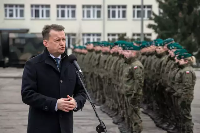 W poniedziałek (9.01) w Białymstoku wicepremier i minister obrony narodowej Mariusz Błaszczak zatwierdził koncepcję sformowania 1. Dywizji Piechoty Legionów. Nowa dywizja będzie działała głównie na terenie Podlaskiego.