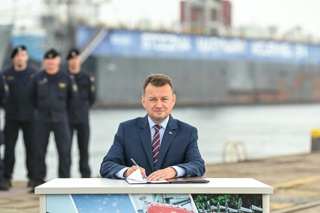 Umowę na fregaty „Miecznik” podpisał w Gdyni Mariusz Błaszczak, minister obrony narodowej