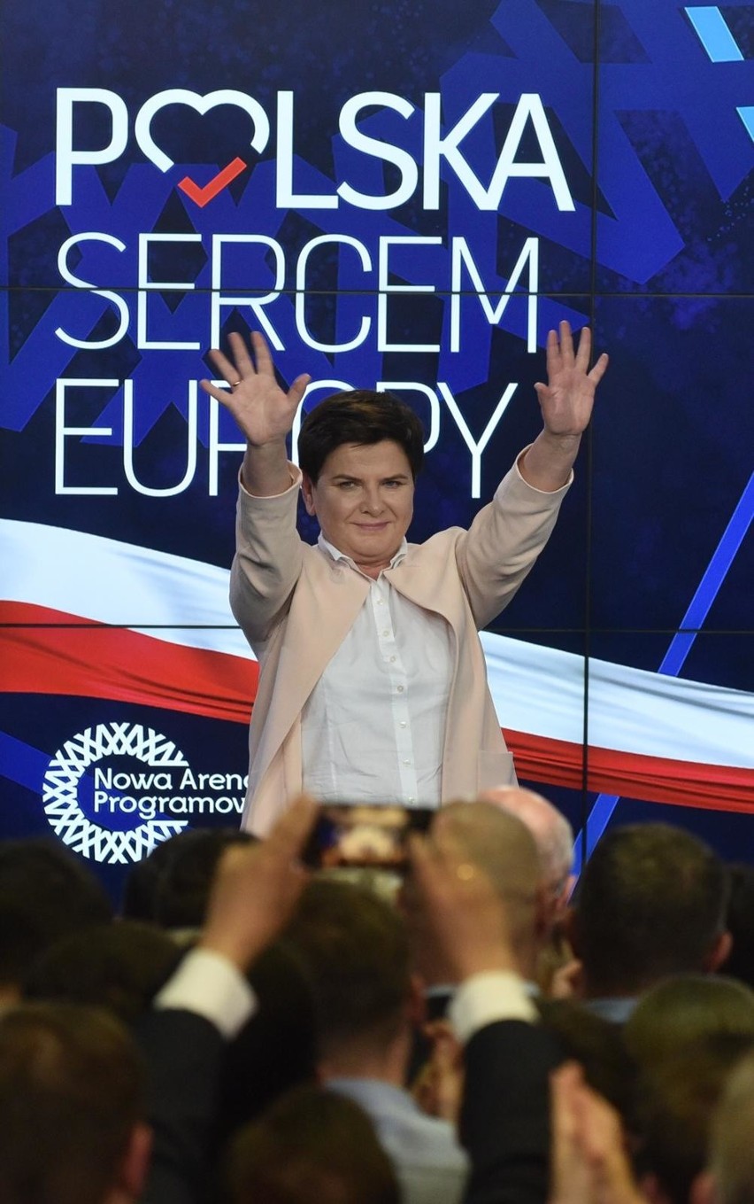 Beata Szydło z rekordowym wynikiem w skali kraju. Była premier dostała niemal 500 tys. głosów. Róża Thun druga w tej klasyfikacji