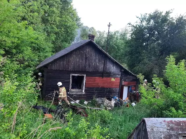 Pożar opuszczonego drewniano-murowanego domu w Wilczkowicach.