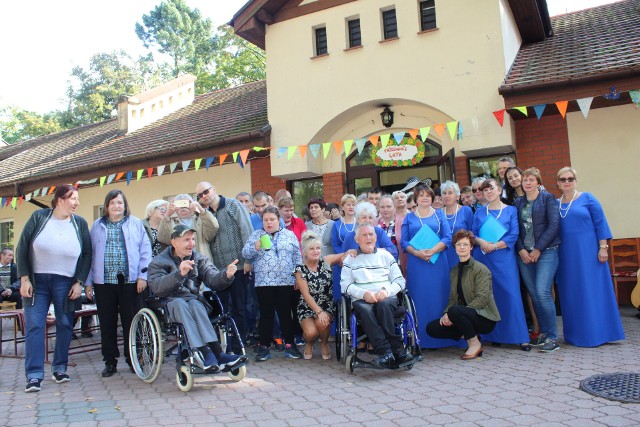 Chcesz pomóc? Wejdź na zrzutka.pl, tytuł zbiórki: Sprzęt rehabilitacyjny dla osób niepełnosprawnych - DPS Toporów