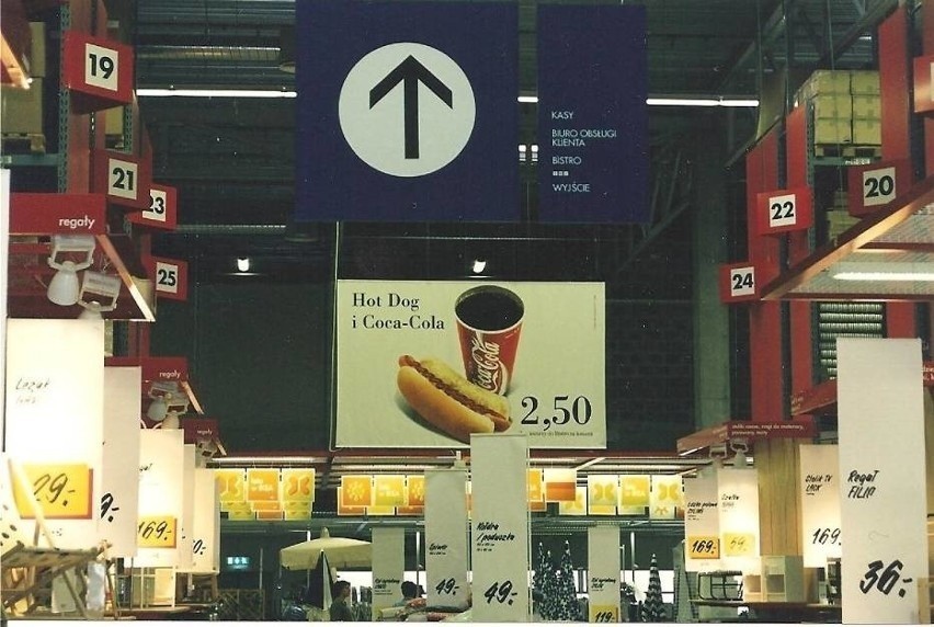 Hot-dogi za złotówkę i wielkie tłumy. Tak blisko ćwierć wieku temu otwierano sklep IKEA w Krakowie