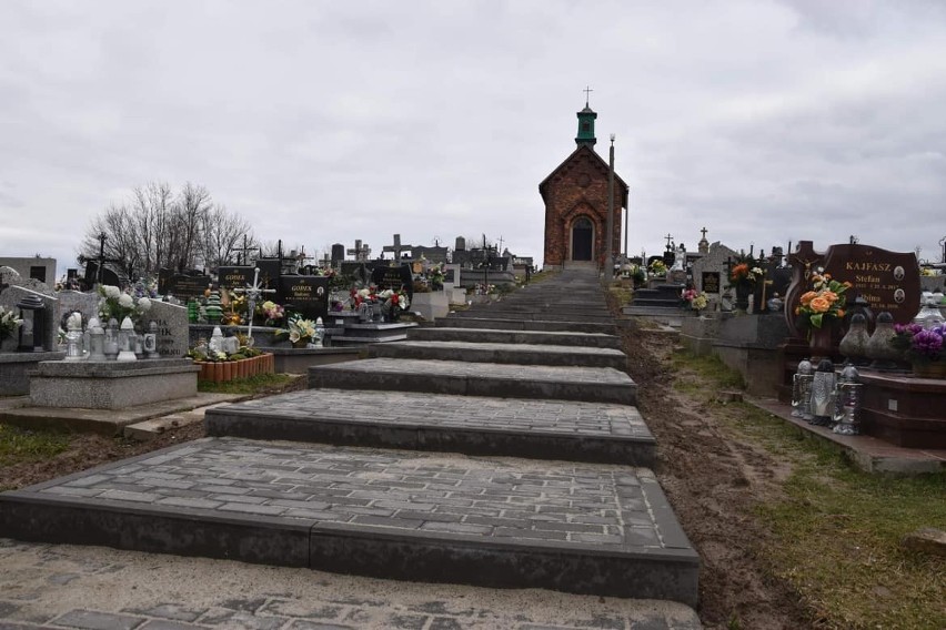 Nowe kolumbarium na cmentarzu w Spytkowicach. Nekropolia...
