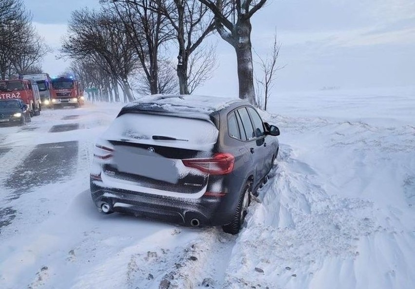 Fatalne warunki na drogach. Zbieramy zdjęcia i filmy od...