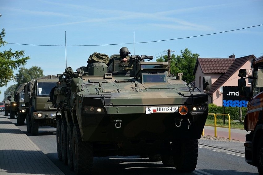 Mieszkańcy powiatu sępoleńskiego mogli zobaczyć przejazd żołnierzy na ćwiczenia [zdjęcia]