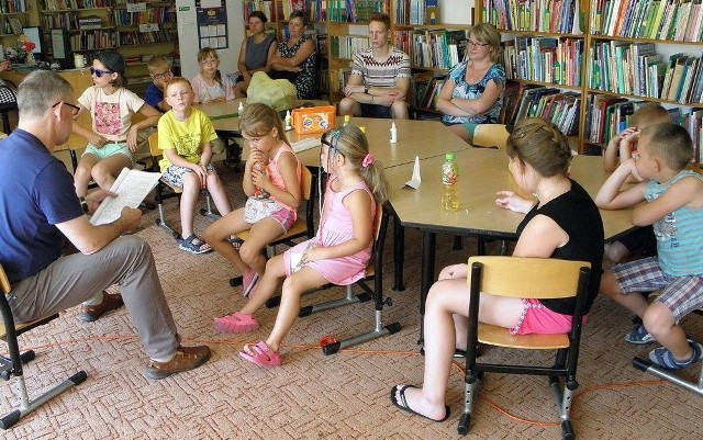 "Bajkowe Świętokrzyskie" w buskiej bibliotece. Na początek - czytanie fińskiej legendy "Brzoza i Gwiazda".