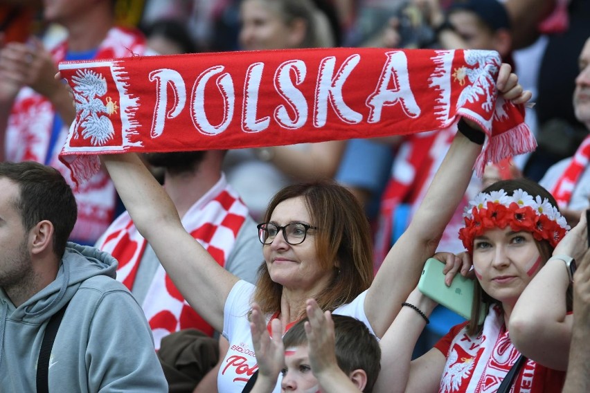 Kibice wspierali Polskę w meczu z Niemcami...