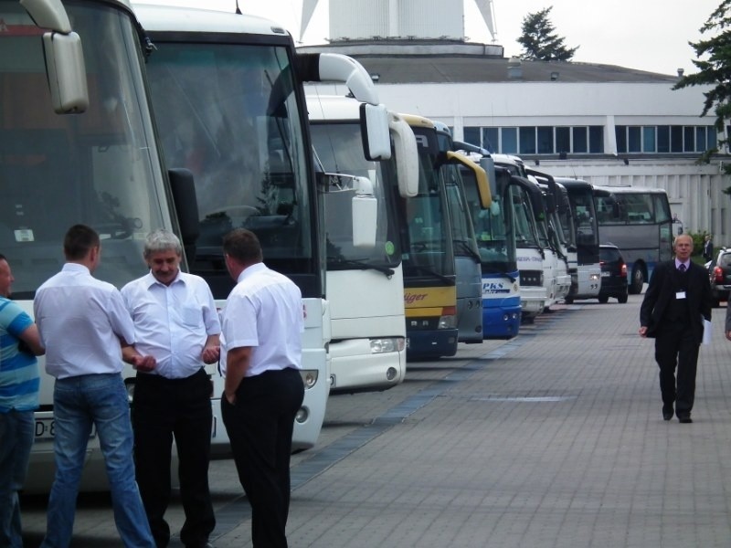 Świadkowie Jehowy: Trzydniowy Kongres rozpoczął się na MTP w...