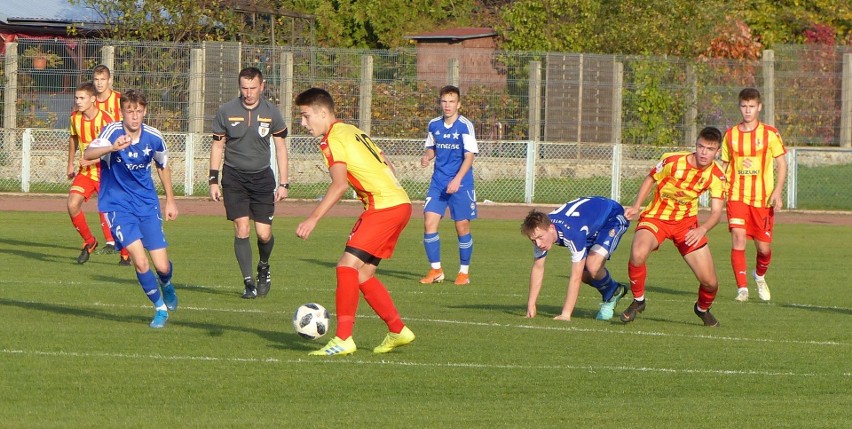 Korona Kielce wygrała na wyjeździe z Podgórzem Kraków 4:3 w Centralnej Lidze Juniorów do 17 lat. Były trzy karne i czerwona kartka