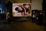 Poznań: Rozmawiali na temat aborcji. Środowisko pro-life pikietowało [ZDJĘCIA]