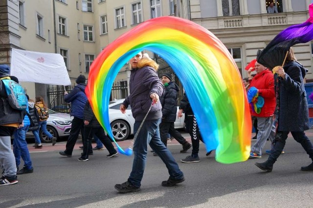 Z okazji Światowego Dnia Zespołu Downa w Poznaniu odbył się specjalny Marsz Na Tak.Przejdź do kolejnego zdjęcia --->
