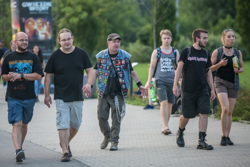 Kraków. Fani przed koncertem Iron Maiden w Tauron Arenie [ZDJĘCIA]