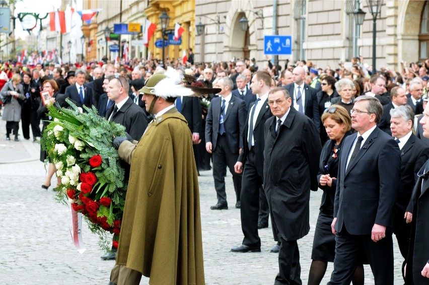 18.04.2010 krakow n/z pogrzeb lecha kaczynski na wawel...