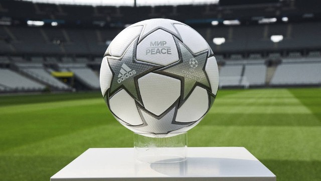 Piłka na finał Ligi Mistrzów Liverpool - Real Madryt w Paryżu