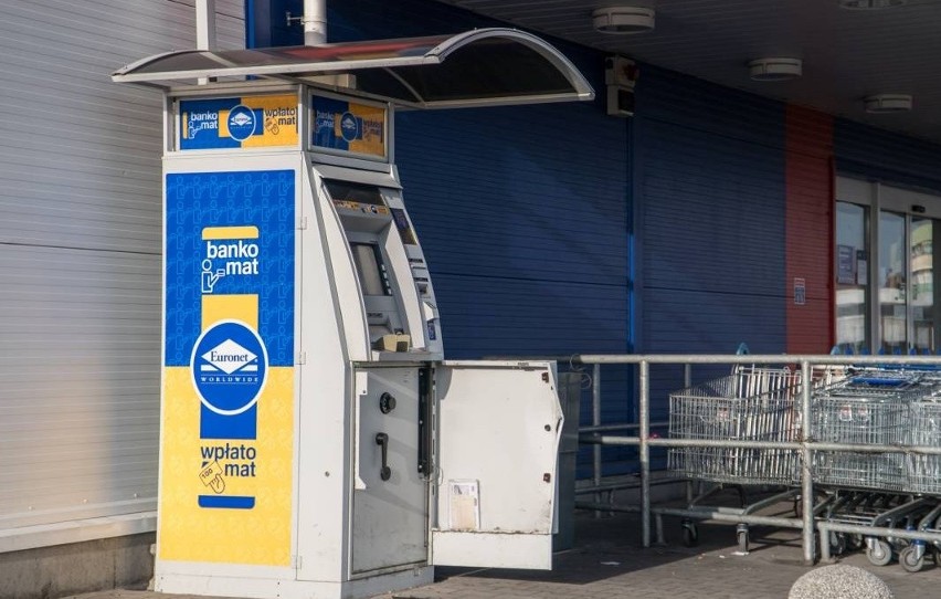 Trzech Ukraińców próbowało okraść bankomat w Tesco