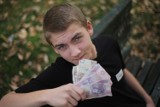Kraków: 17-latek znalazł kopertę z pieniędzmi. Oddał ją bez wahania
