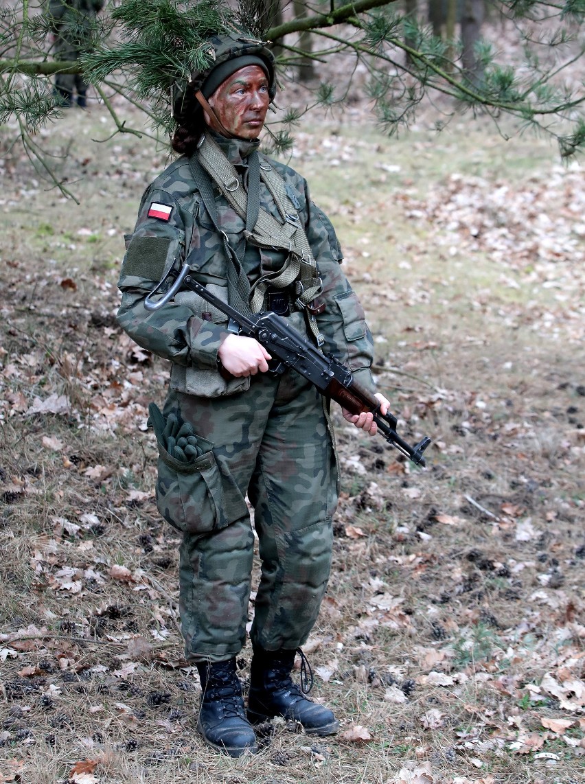 Ochotnicy z 12 Brygady Zmechanizowanej zmierzyli się z taktyką na strzelnicy Krzekowo w Szczecinie [ZDJĘCIA]