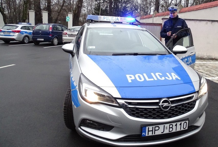 Nowy radiowóz dla policjantów z Brzegu.