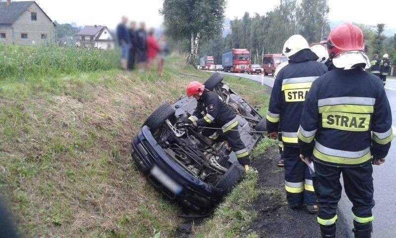 Bilsko. BMW na dachu. Kobieta przeżyła [ZDJĘCIA]