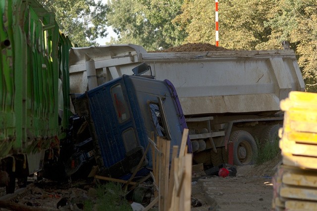 Wypadek na przejeździe kolejowym na Pliszczyńskiej