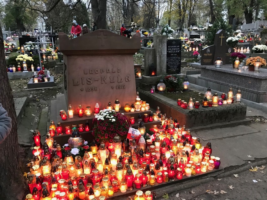 Grób płk. Leopolda Lisa - Kuli na cmentarzu Pobitno w...