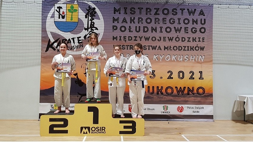 Mistrzowskie medale karateków SKSW Skarżysko-Kamienna [ZDJĘCIA]