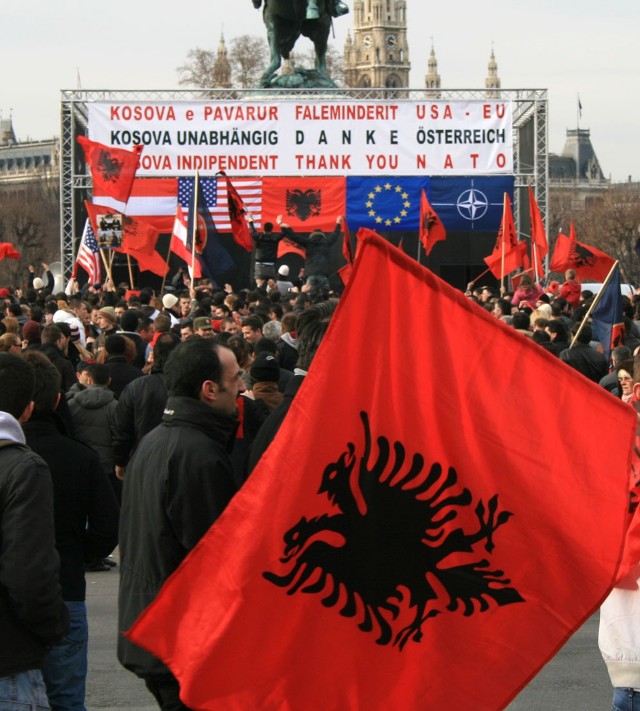 17 lutego 2008 r., Wiedeń, radość z uzyskania niepodległości przez Kosowo