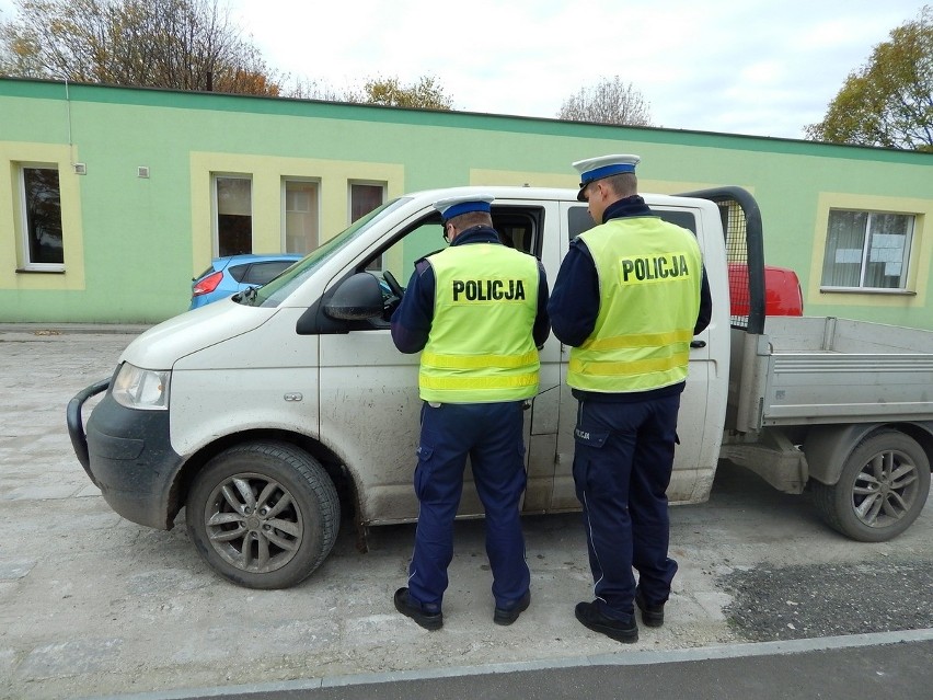Radziejowscy policjanci widoczni na drogach powiatu - w różnych akcjach dbają o nasze bezpieczeństwo 