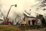 Wielki pożar w Bukowie. Pięć rodzin bez dachu nad głową  [zdjęcia, wideo]