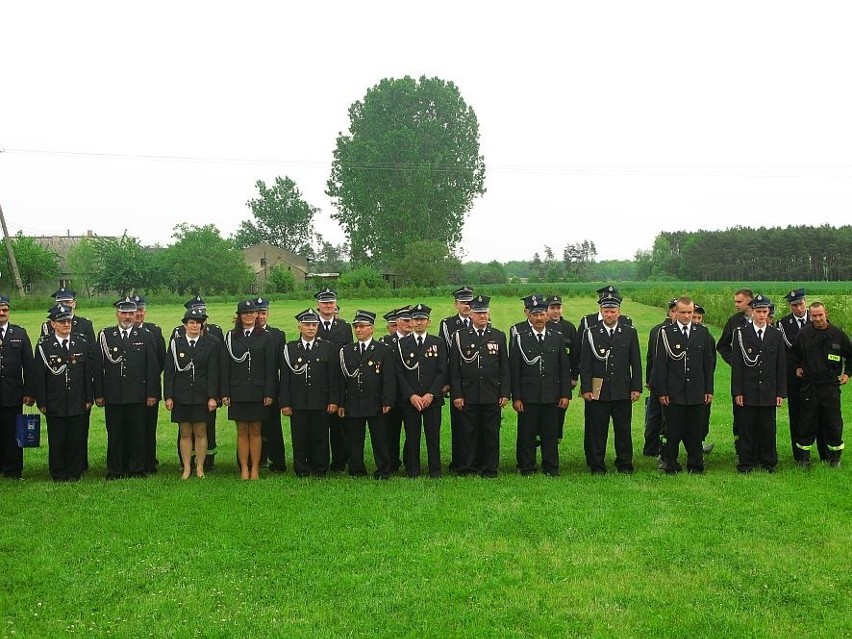 Strażacy podczas uroczystości w Ustaszewie.