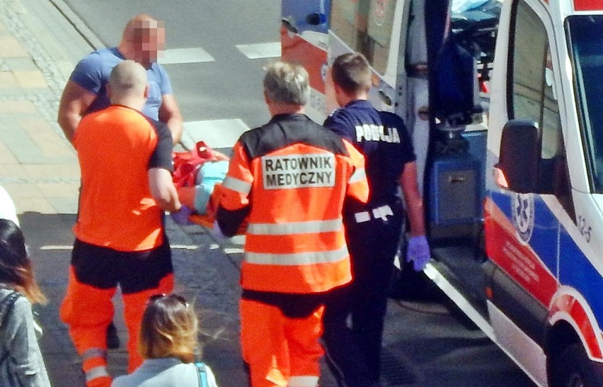 Wypadek w centrum Świnoujścia. Auto potrąciło kobietę