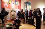 W grudziądzkim muzeum otwarto wystawę nauczycieli Liceum Sztuk Plastycznych "Mentorzy". Zobacz zdjęcia 