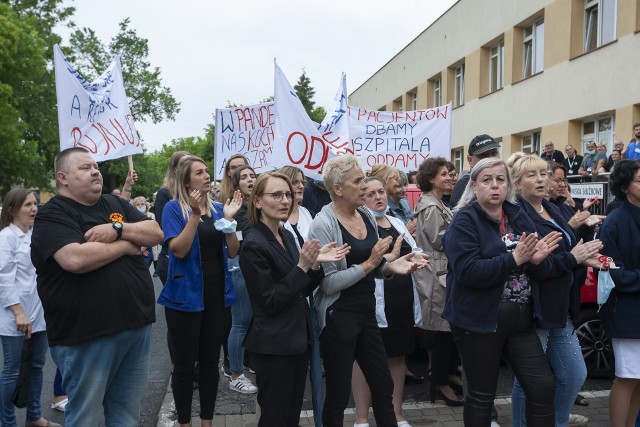 Protestujący przeciwko fuzji szpitali pracownicy „Biziela” na razie mogą odetchnąć