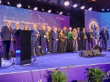 Krynica Forum 2023. Gala Małopolski z nagrodami i koncertem zespołu Kombii 