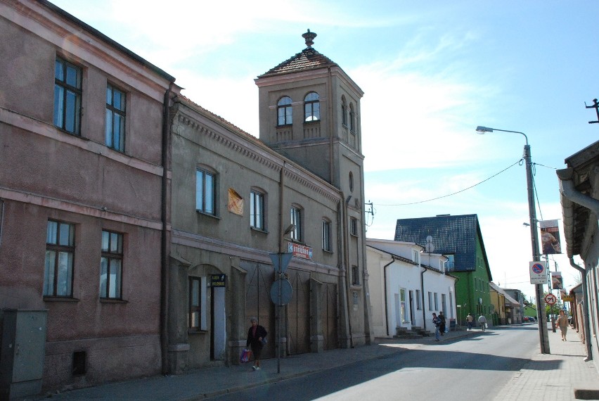 Radziejów - siedziba straży pożarnej. Podobno z wieży tej...