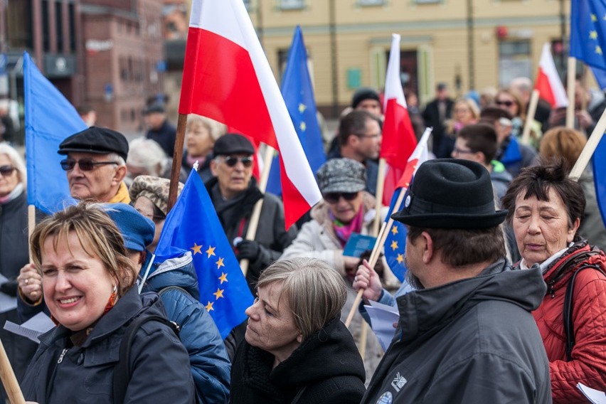 Na Starym Rynku w Bydgoszczy odbyła się manifestacja...