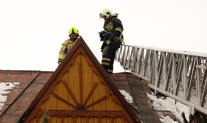 Bukowina Tatrzańska. Halny zerwał kolejny dach. Tym razem, na szczęście, bez ofiar