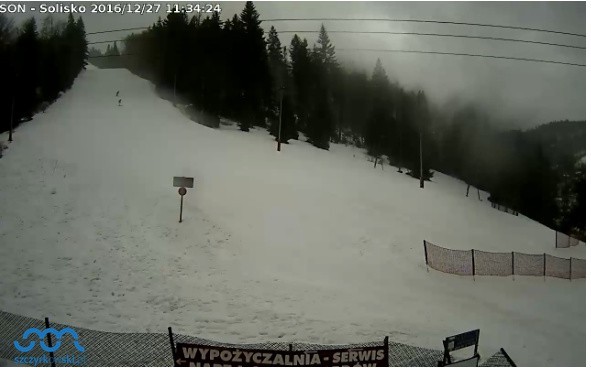 Warunki narciarskie w Beskidach: Mimo odwilży są miejsca gdzie można poszusować [ZDJĘCIA Z KAMEREK]