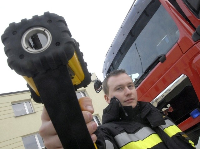 Strażacy już pracują z nowymi wozami i pierwszą kamerą termowizyjną. 