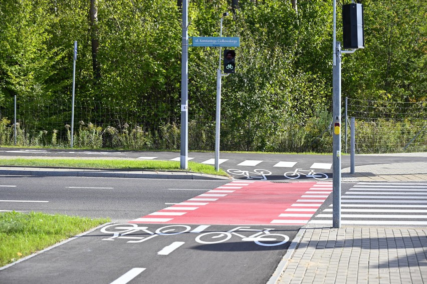 Mieszkańcy mogą już korzystać z nowej ścieżki rowerowej,...