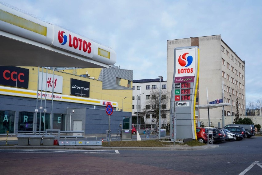 Od 2023 roku Lotos ma zamiar skończyć z zakupami rosyjskiej...
