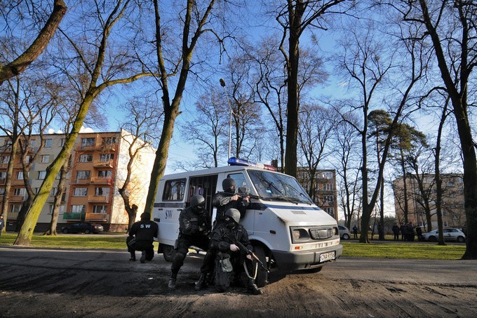 Gangsterzy kontra strażnicy