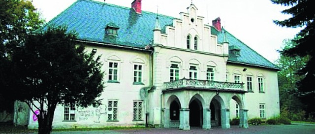 Niebawem zostanie ogłoszony przetarg na remont dworku w Łodygowicach