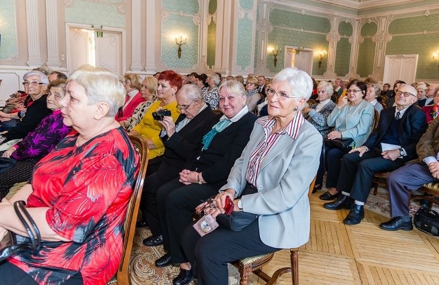 Podczas Miejskiego Dnia Seniora uhonorowano osoby aktywnie działające na rzecz środowiska seniorów w Białymstoku.