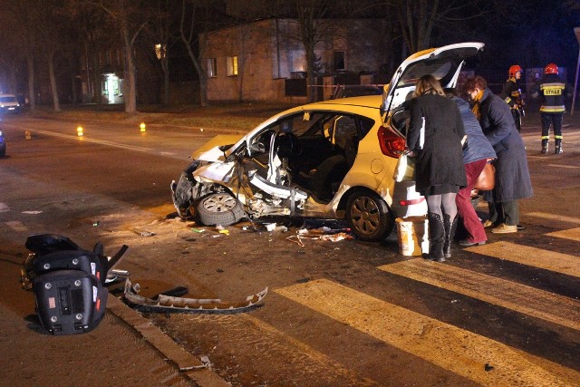 Trzy osoby ciężko ranne w wypadku na św. Franciszka w Łodzi