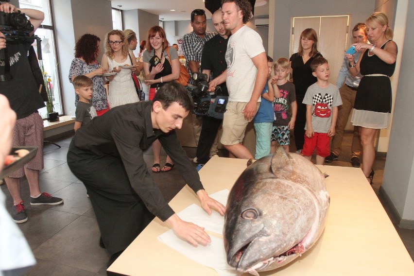 150-kilogramowy tuńczyk w Łodzi